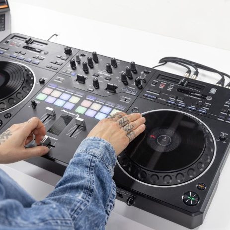 https://www.amazona.de/wp-content/uploads/2020/09/pioneer-cdj-3000-header-1.jpg